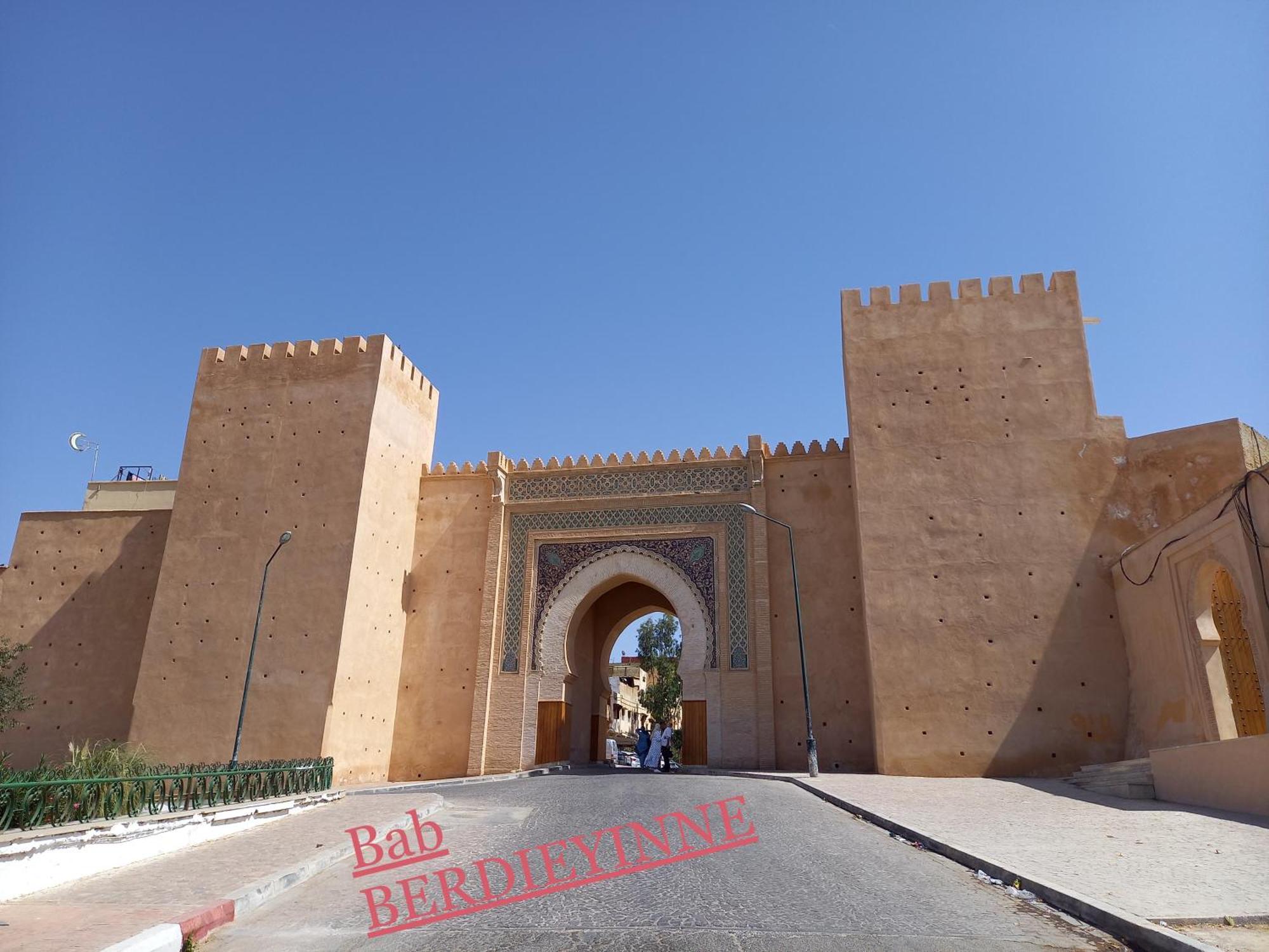 ホテル Riad Mehdi メクネス エクステリア 写真